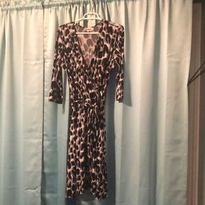 leota black,grey& white leopard print belted dress